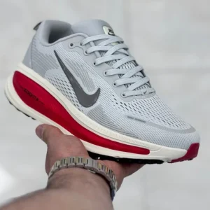 نایک وومرو ۱۸ | Nike Vomero 18 | کفش رانینگ و دویدن حرفه‌ای