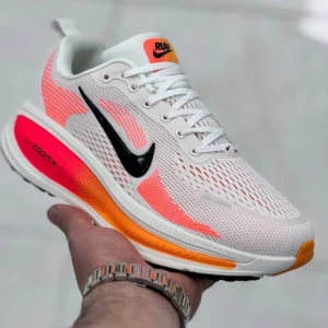 نایک وومرو ۱۸ | Nike Vomero 18 | کفش رانینگ و دویدن حرفه‌ای