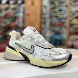 کتونی نایک وی تو کی ران  NIKE V2K RUN  درجه یک کوالیتی