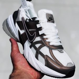 کتونی نایک وی تو کی ران  NIKE V2K RUN  درجه یک کوالیتی