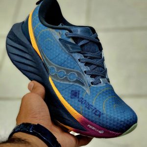 خرید کفش ساکونی تریومف 22 گورتکس ضدآب | Saucony Triumph کیفیت ممتاز