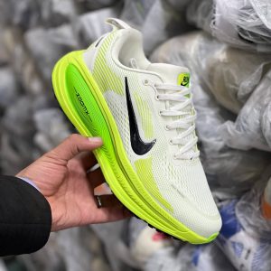 نایک وومرو ۱۸ | Nike Vomero 18 | کفش رانینگ و دویدن حرفه‌ای