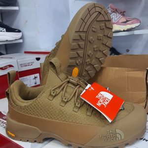 کفش طبیعت‌گردی نورث فیس (The North Face) Glenclyffe Low Trainers با رویه گورتکس و زیره Vibram