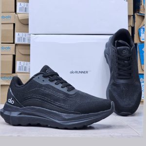 کفش رانینگ آلو رانر (Alo Runner) | سبک، راحت و مناسب تمرین روزانه