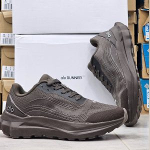 کفش رانینگ آلو رانر (Alo Runner) | سبک، راحت و مناسب تمرین روزانه